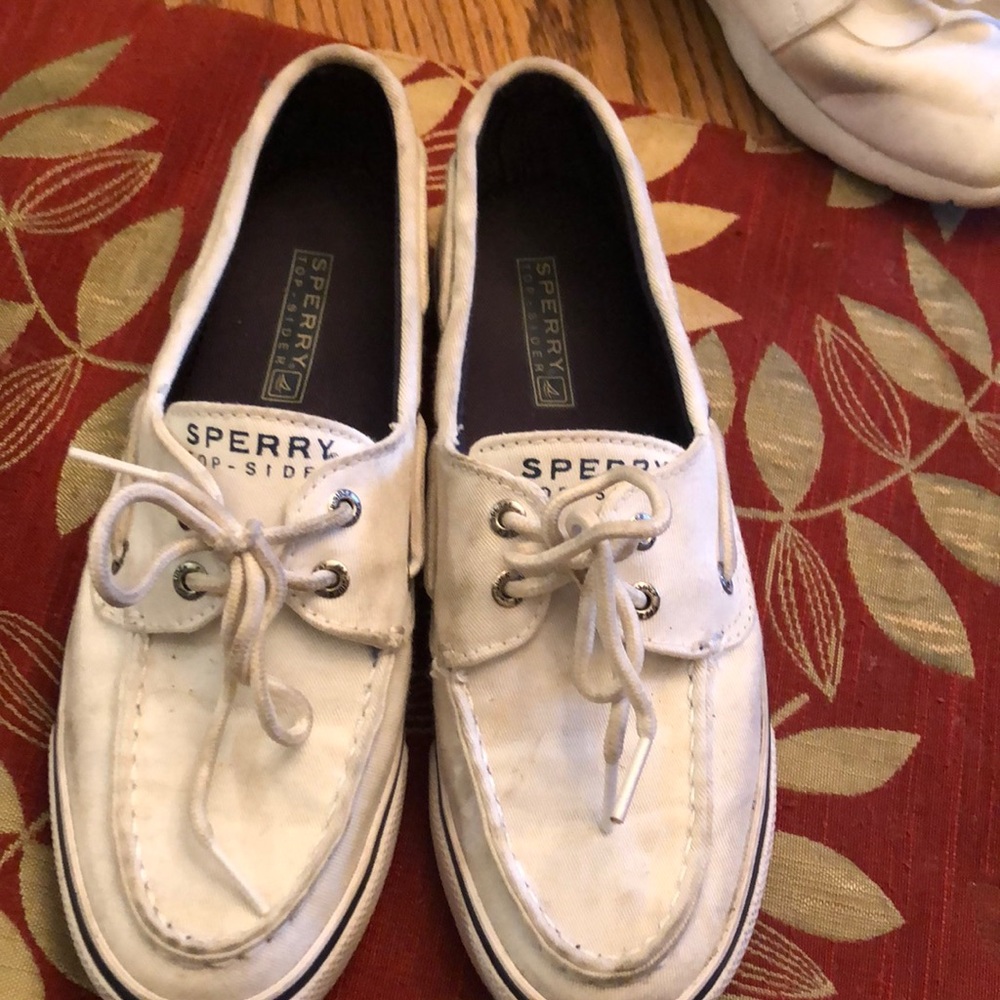White Cloth Sperry